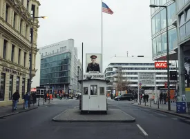 Visita al Checkpoint Charlie di Berlino: orari, prezzi e consigli