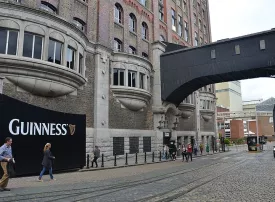 Visita alla Guinness Storehouse di Dublino: orari, prezzi e consigli