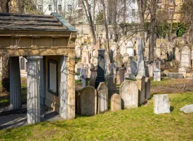 Visita al Vecchio Cimitero Ebraico di Praga: orari, prezzi e consigli