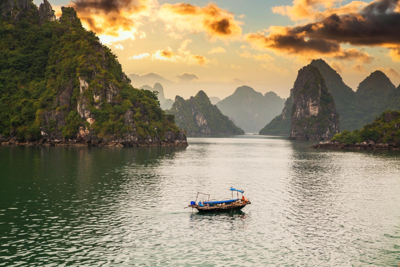 baia di halong vietnam