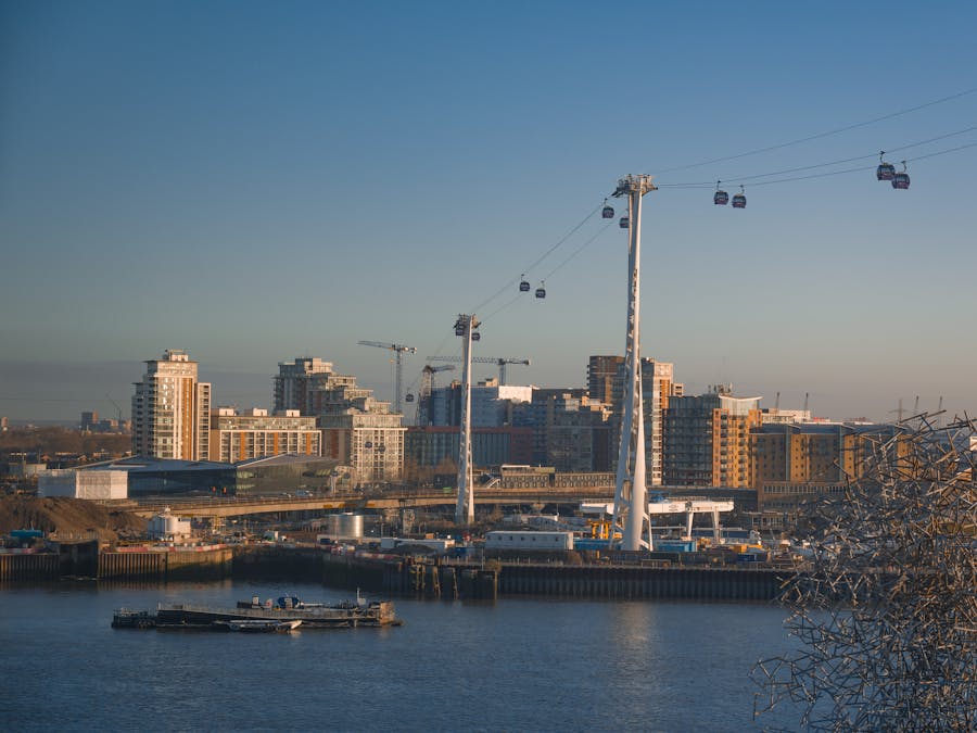 cable car in ifs cloud royal docks in london