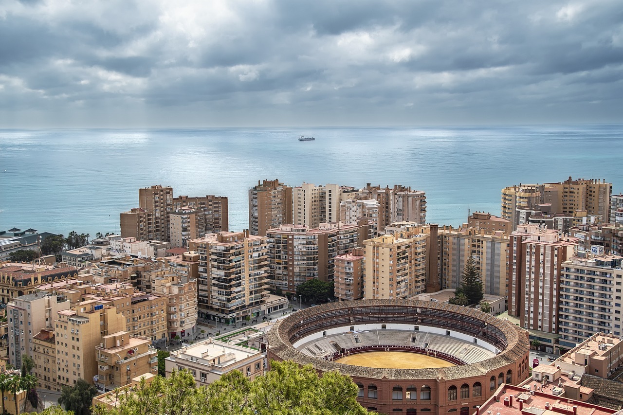 citta edifici mare plaza de toros