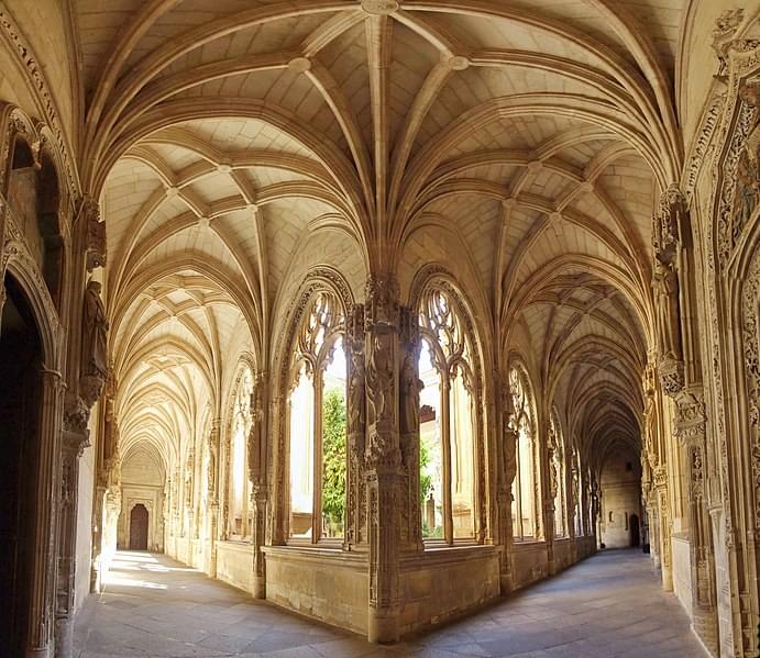 claustro del monasterio de san juan de los reyes toledo espana