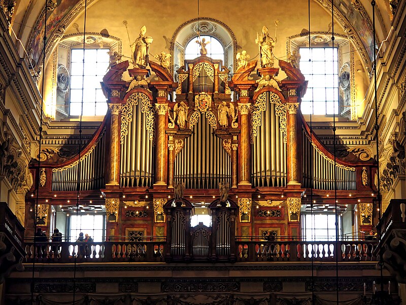 grosse orgel im salzburger dom 1