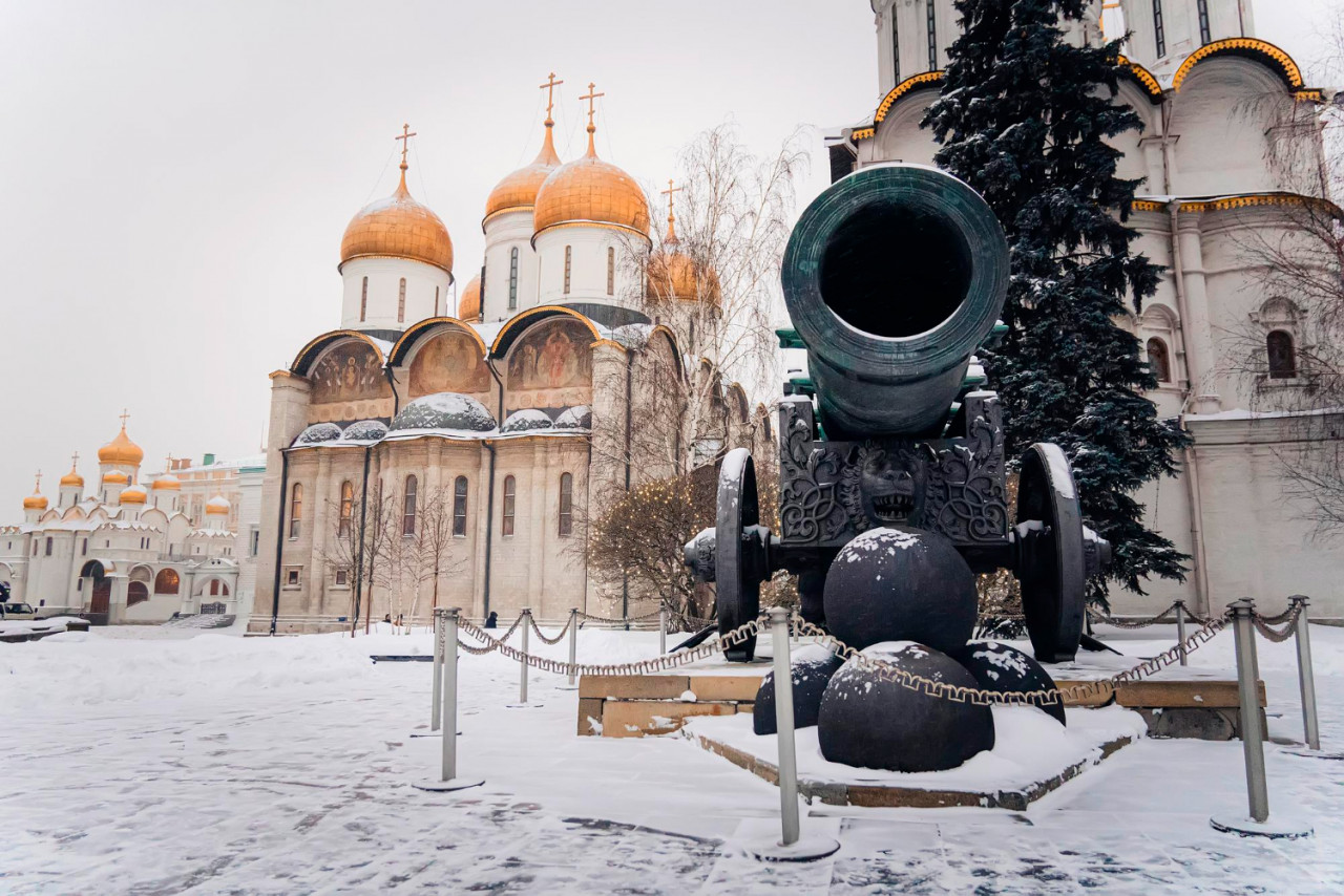 inside kremlin s wall tsar pushka with ivan great bell tower ivan great bell dormition cathedral background cathedral square moscow russia