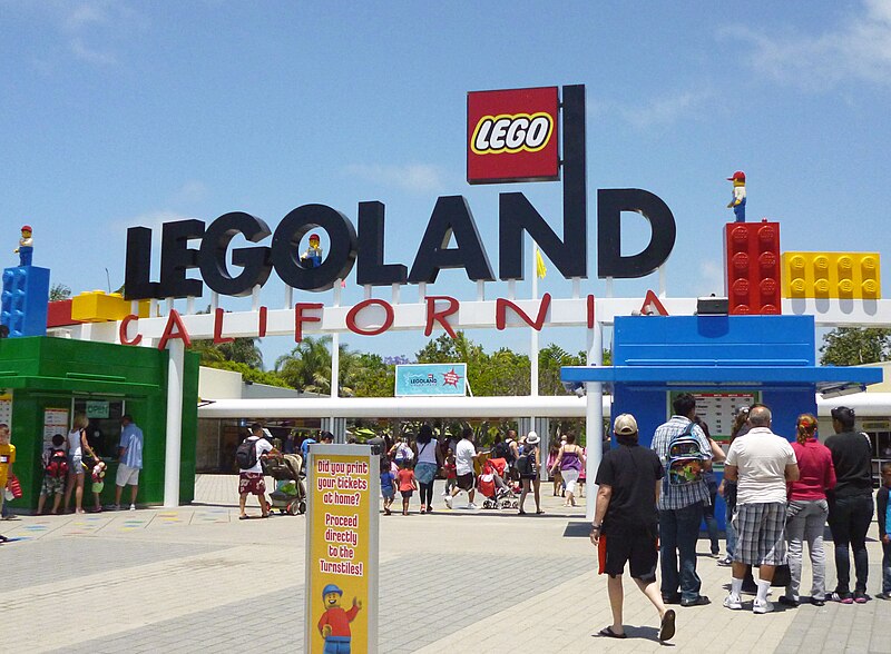 legoland california entrance 1