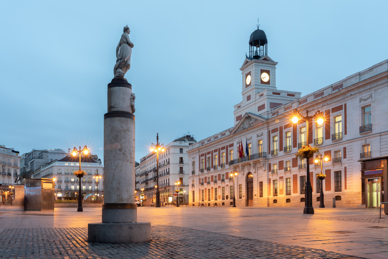 government building madrid puerta del sol blue hour