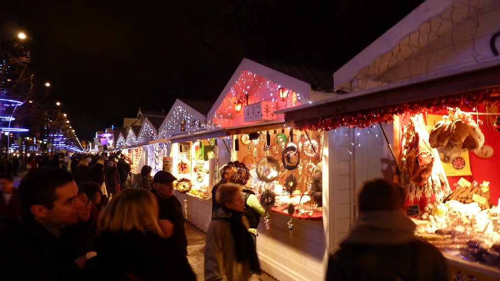 marche de noel paris christmas market champs elysees