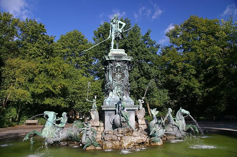 neptunbrunnen nurnberg stadtpark