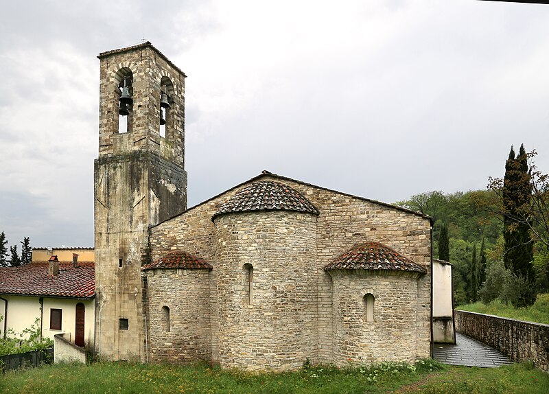 pieve di san leolino esterno 03 absidi