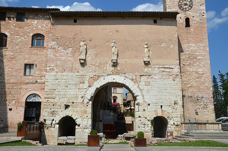 porta consolare spello