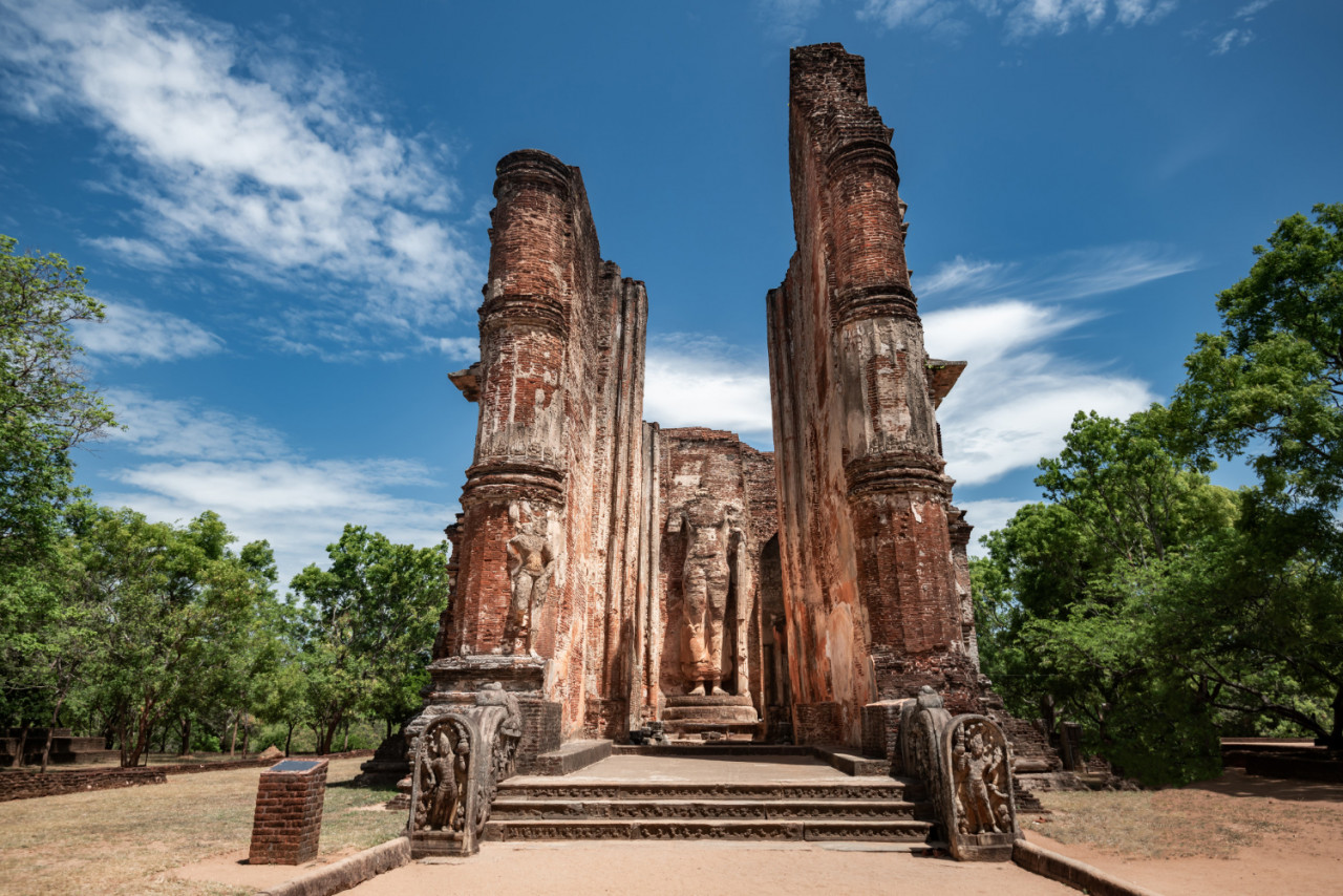 rovine della citta storica di polonnaruwa sri lanka