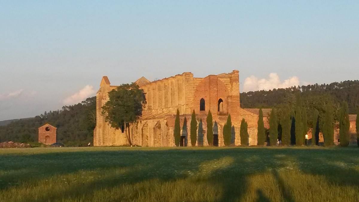 san galgano abbazia toscana italia