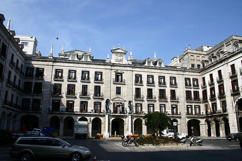 santander plaza porticada