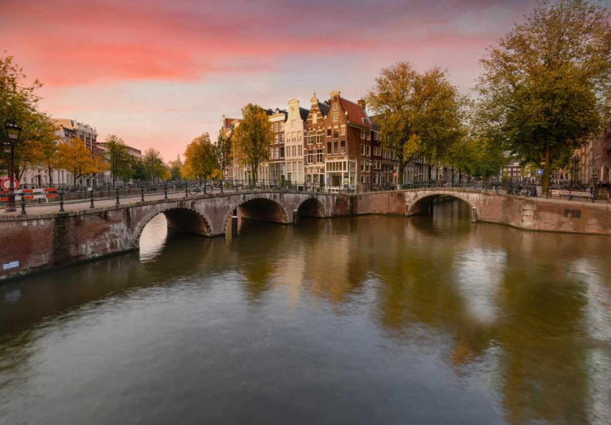 scenery keizersgracht canal amsterdam with reflection buildings green trees 1