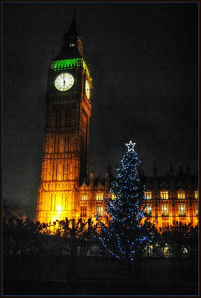 st stephen s tower london christmas tree 23481557619