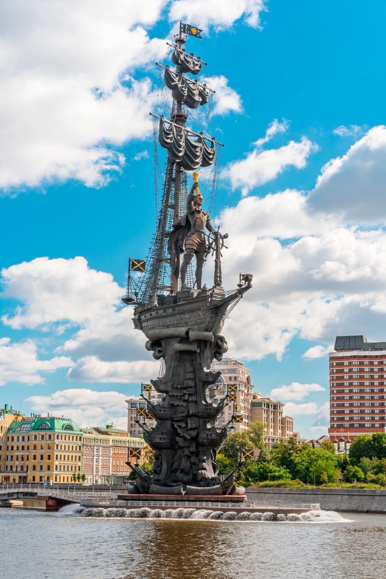 statua di pietro il grande monumento a pietro mosca russia
