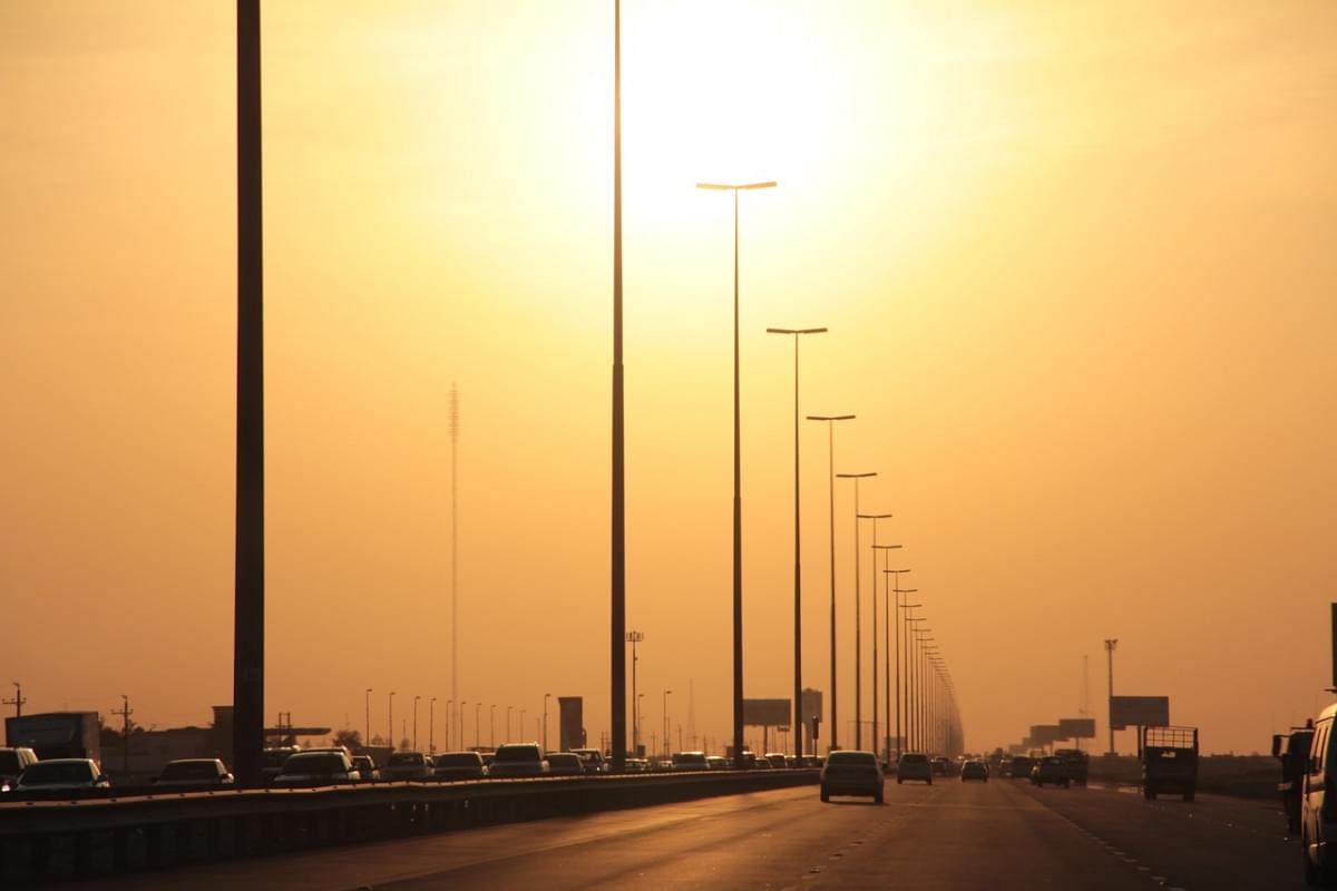 strada abu dhabi arancia tramonto 1