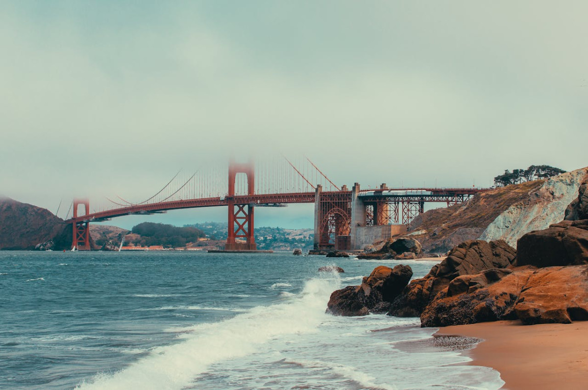 the golden gate bridge on a foggy day