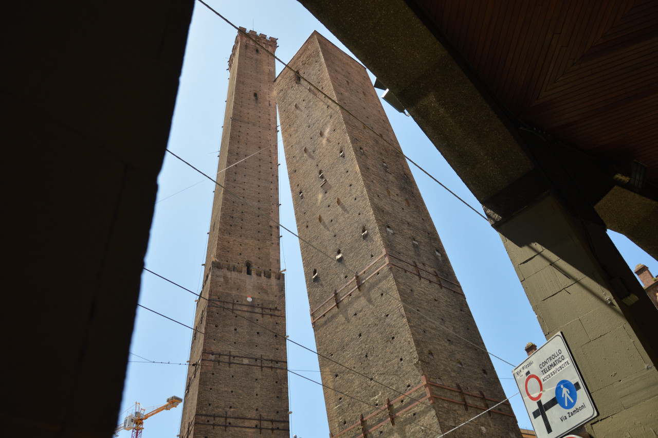 torre asinelli e garisenda