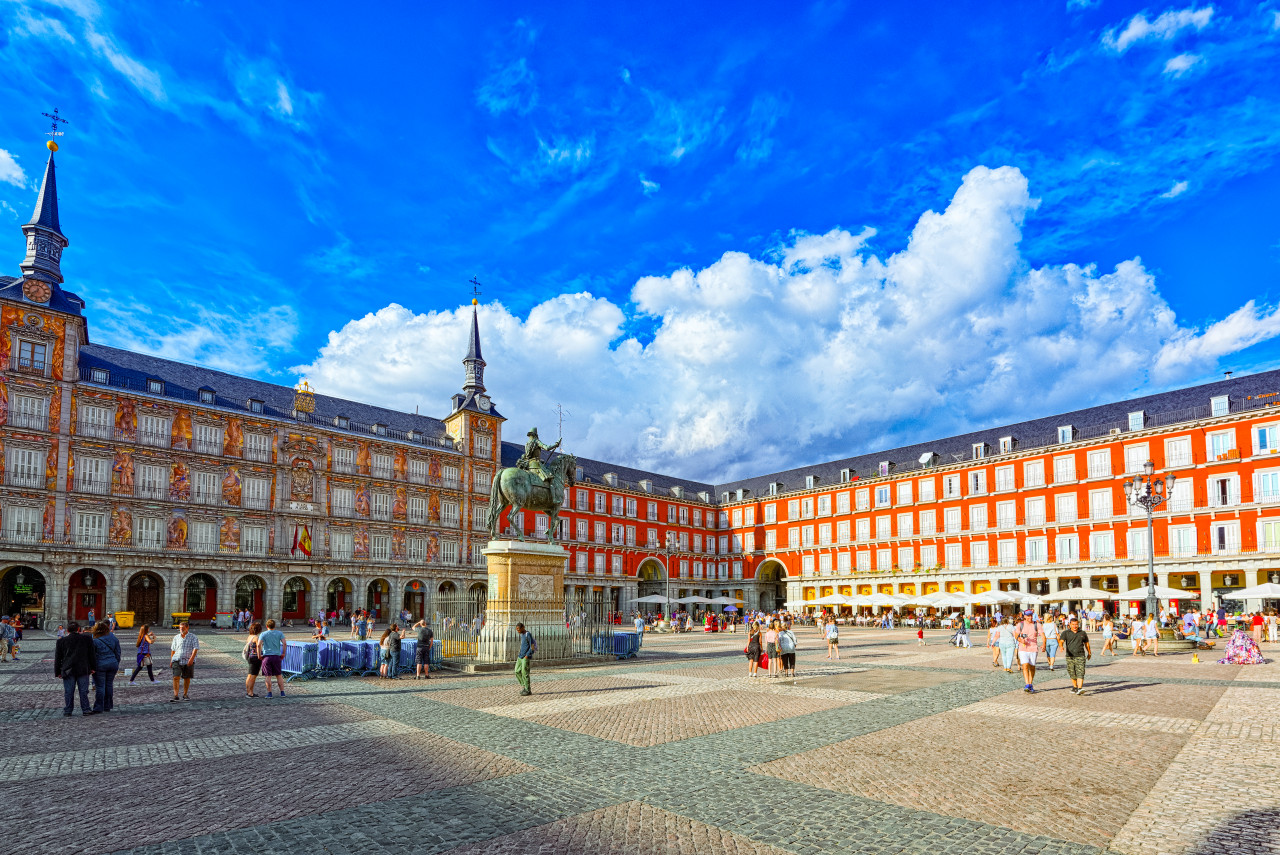 tourists plaza mayor plaza mayor one central squares spanish capital