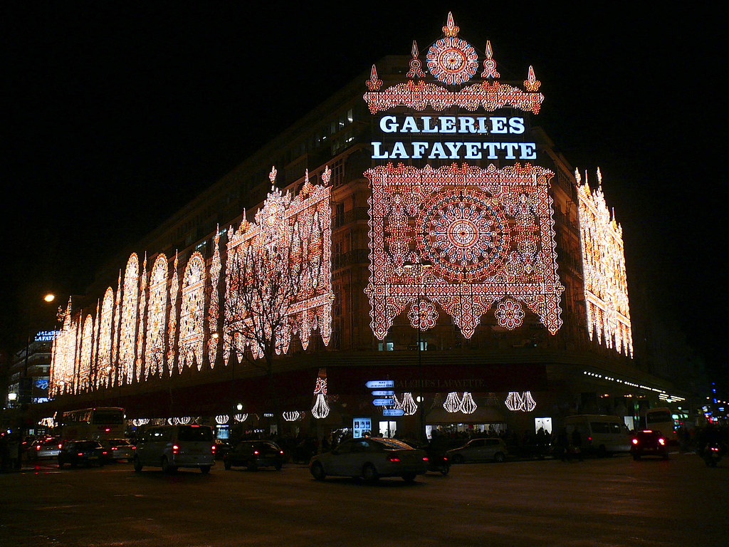 we a paris decorations de noel aux galeries lafayette