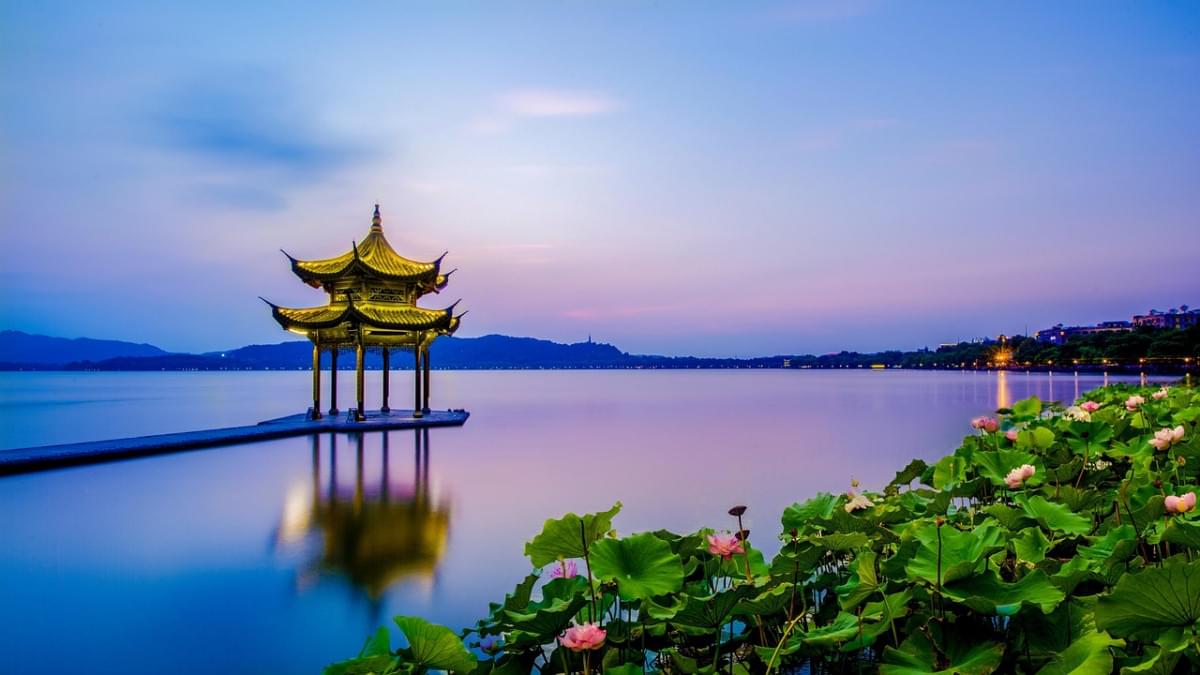 west lake pagoda hangzhou